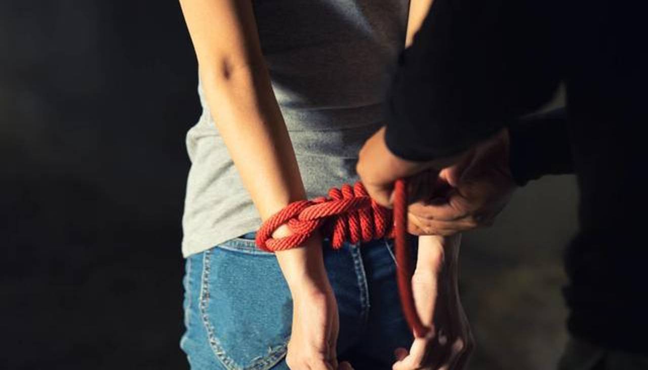Indagan posible red de trata que capta a jóvenes en Bolivia para fines de explotación sexual en Perú
