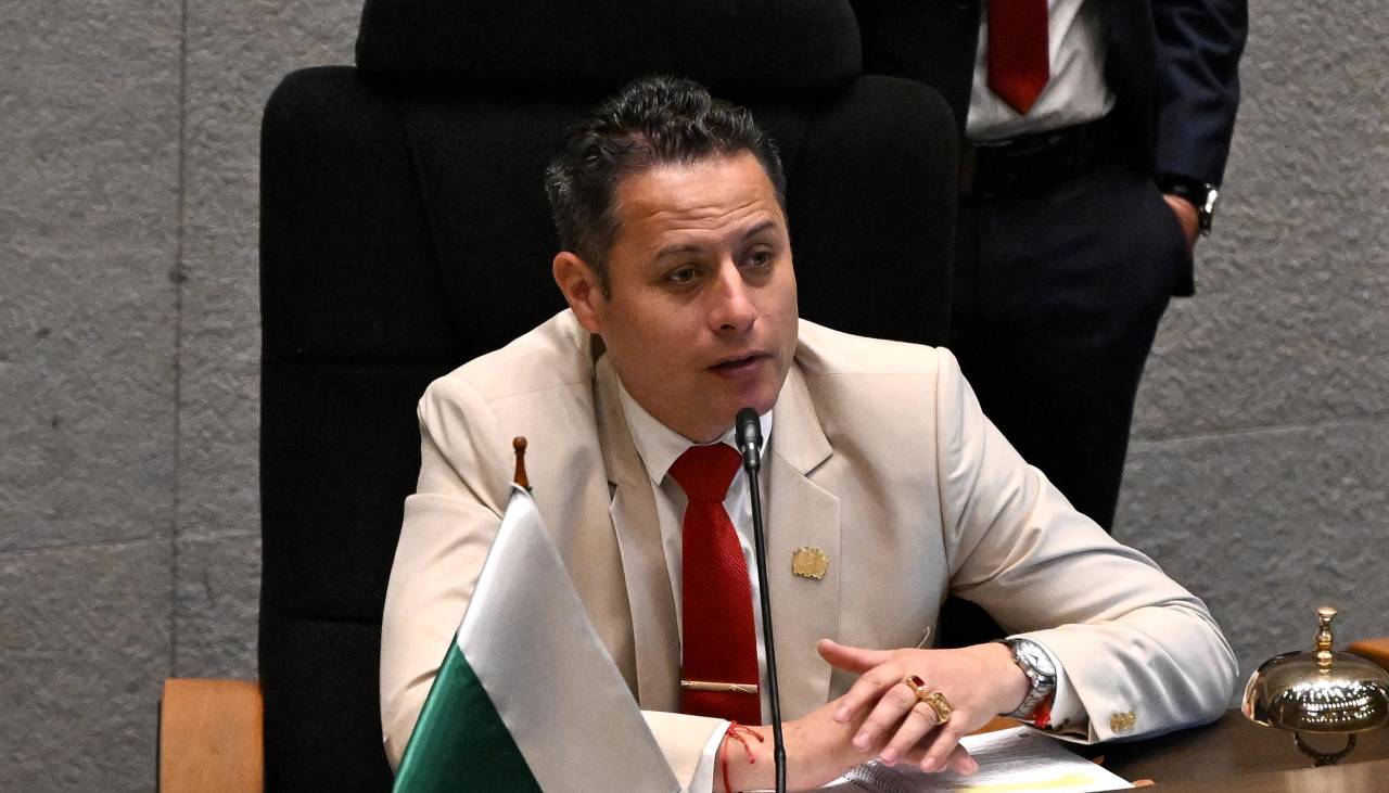 Lara presenta proyecto de ley para importar y vender combustibles temporalmente sin impuestos