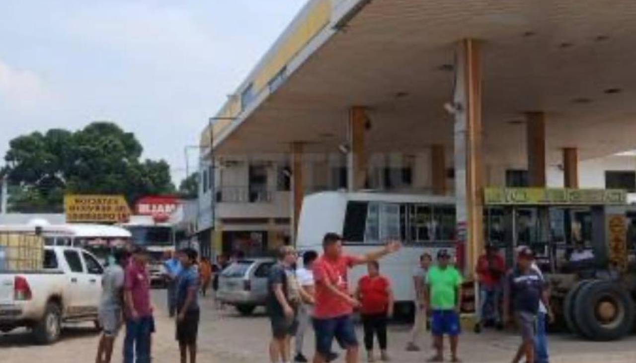 Transportistas se agarraron a golpes por un conflicto de rutas en medio de la fila por combustible