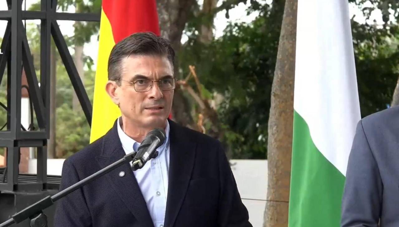 Rodrigo Paz promulga leyes de la pequeña y mediana propiedad y contra el abigeato