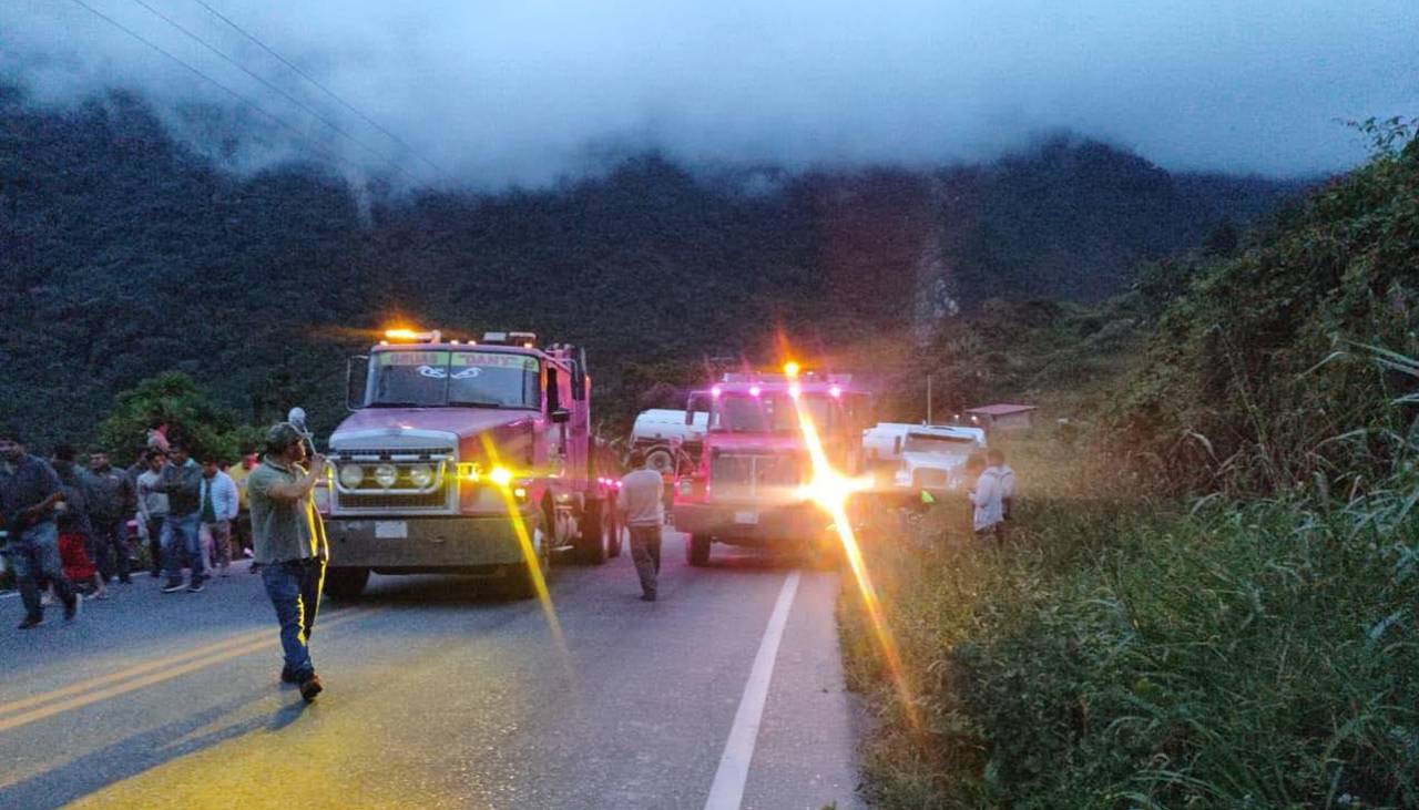 ¿Qué pasó con el carro cisterna que quedó volcado en la ruta Cochabamba-Santa Cruz? Esto dice la ABC