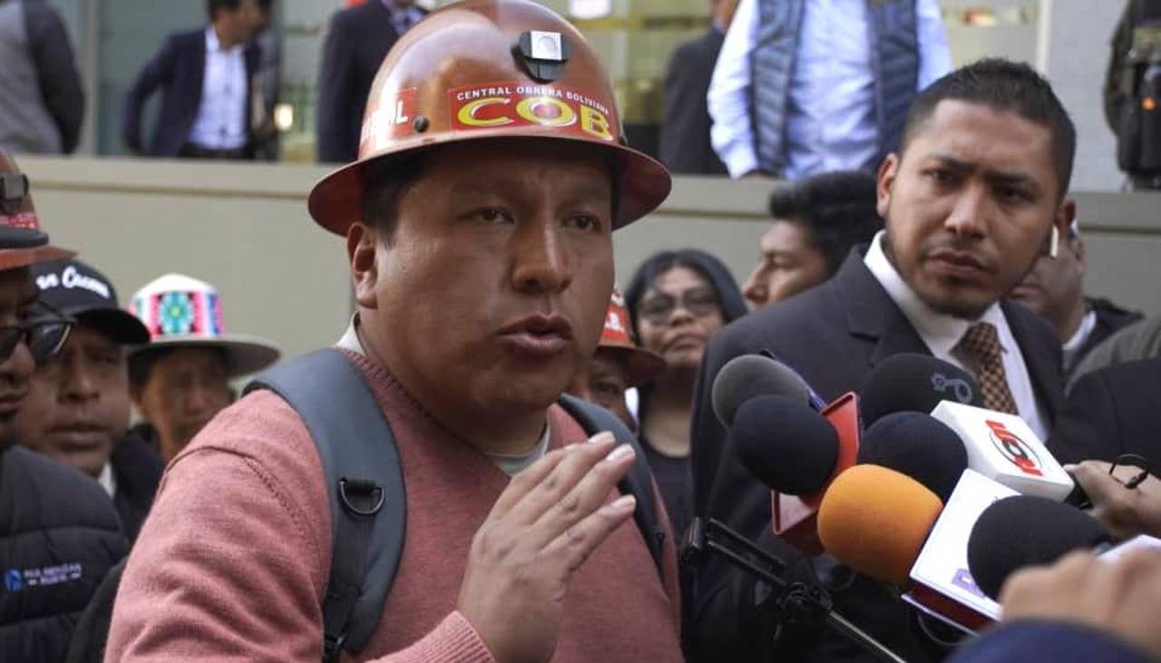 Fiscal general informa que se ordenó la aprehensión del dirigente de la COB Mario Argollo