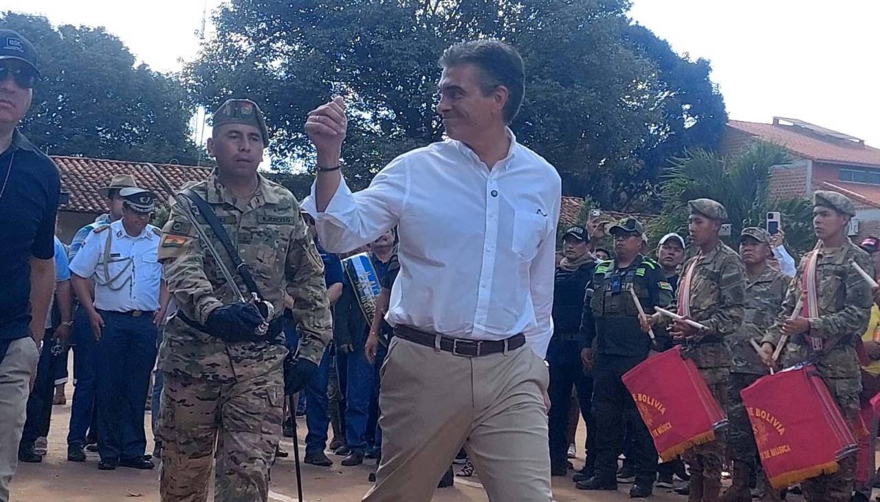Presidente Paz arriba a San Ignacio de Velasco para sellar acuerdo con Brasil e impulsar un corredor vial en la región