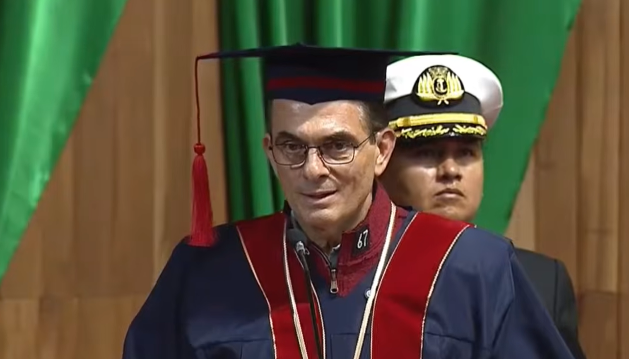 Rodrigo Paz recibe el título ‘doctor honoris causa’ de la Universidad Pública de El Alto