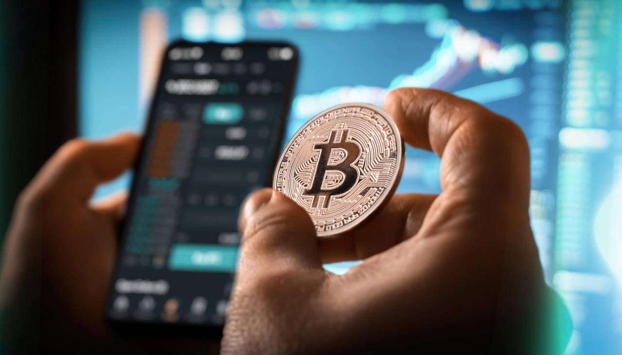 Secuestran a un hombre en Santa Cruz que recibió dinero para entregar criptomonedas 