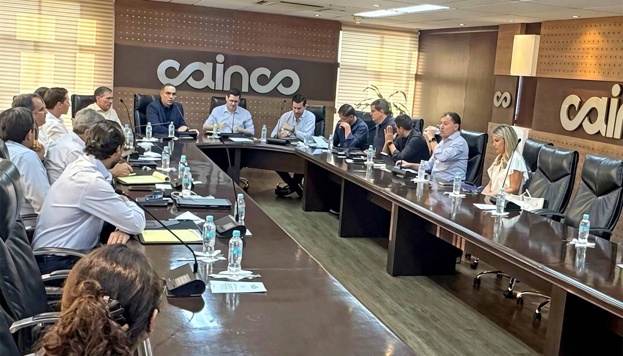 YPFB y Cainco se reúnen para tratar temas de hidrocarburos y combustibles