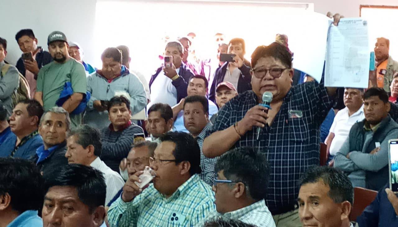 El Gobierno vuelve a convocar al diálogo a los choferes; Zamora esperará a la dirigencia la tarde de este lunes