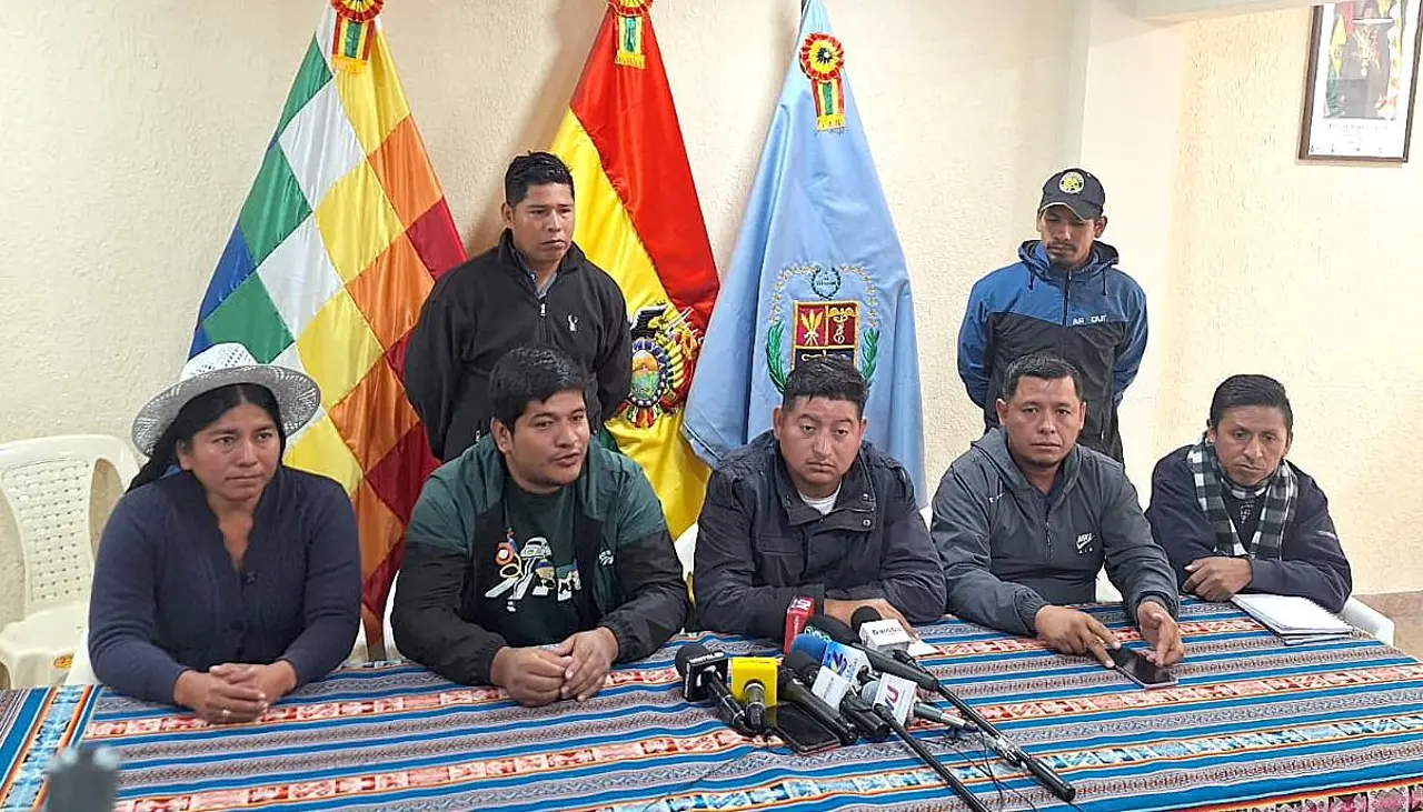 Evistas anuncian más movilizaciones y amenazan a los militares del trópico por la posible detención de Evo