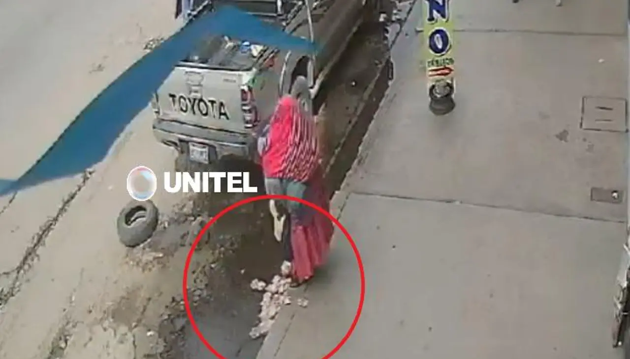 ¿Qué pasó con los Bs 183 mil que una mujer arrojó en una calle de El Alto?