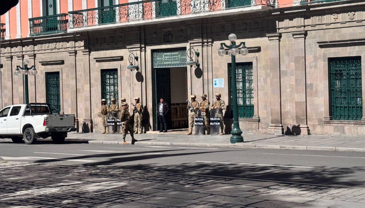 “Vamos a dialogar todo el día”: Ministros llegan al Palacio de Gobierno para reunión con juntas vecinales de El Alto y dirigentes campesinos de La Paz