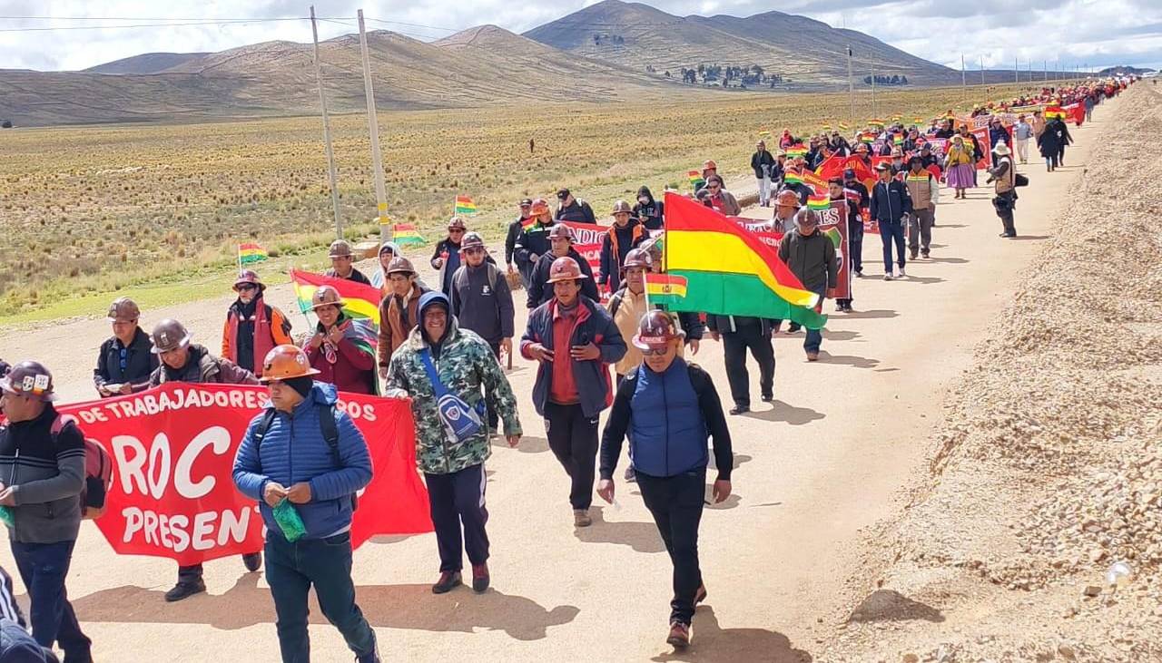 La marcha de la COB se aproxima a El Alto; este lunes llega a La Paz, en puertas del diálogo con el Gobierno