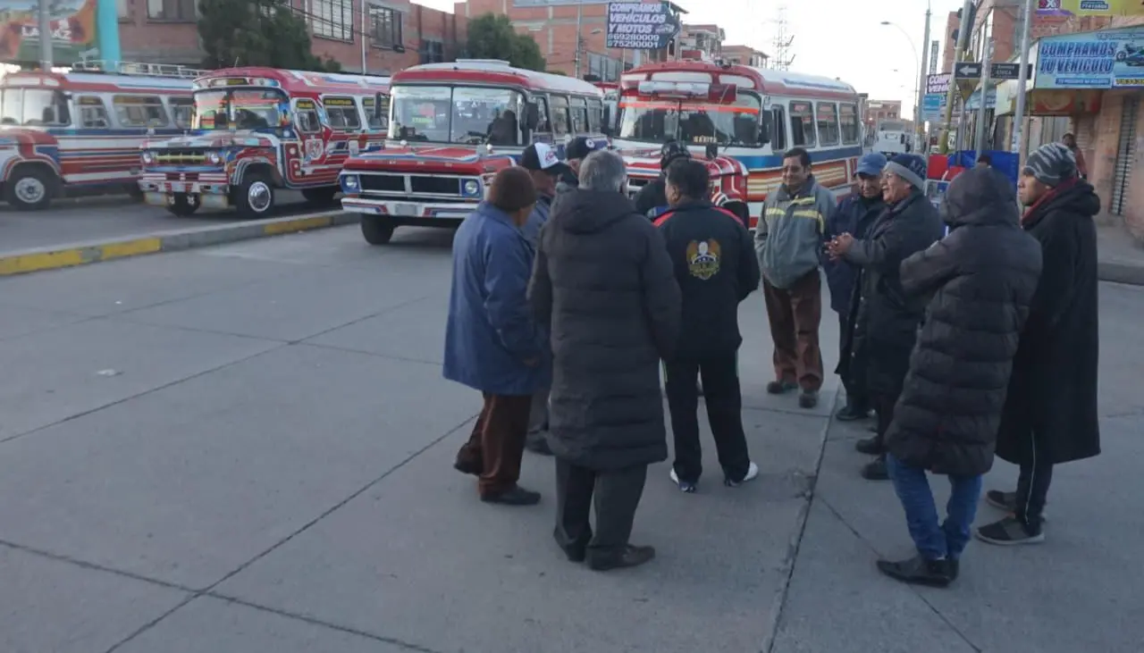 Educación determina clases a distancia en La Paz y Cochabamba ante el paro de transporte