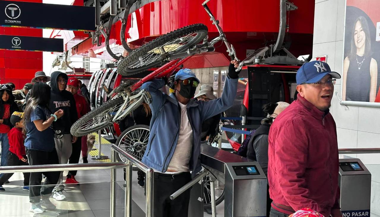¿Hasta cuándo? Suspenden operaciones en un tramo de la Línea Roja del teleférico de La Paz