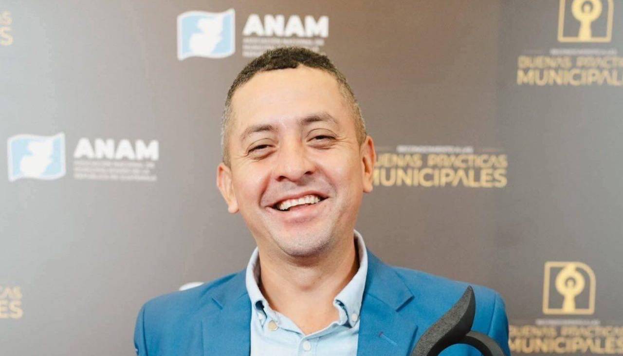 Imágenes sensibles: Asesinan a tiros a alcalde de Guatemala durante un desfile navideño