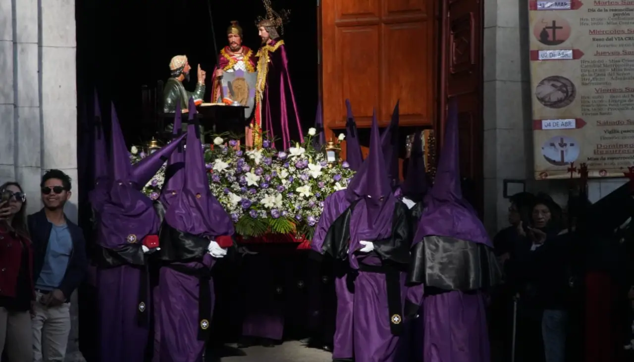 Bolivia conmemora Viernes Santo con la tradicional Procesión del Santo Sepulcro 