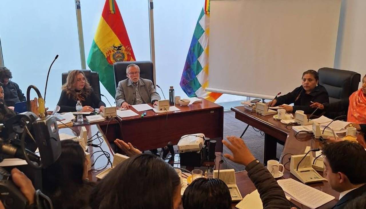 Comisión de Diputados aprueba ley para la elección de vocales con modificaciones