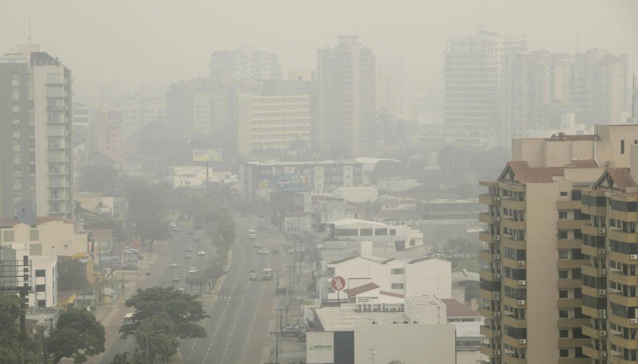 El aire regresa a la categoría de “peligroso” en Santa Cruz de la Sierra y los incendios persisten en el resto de municipios