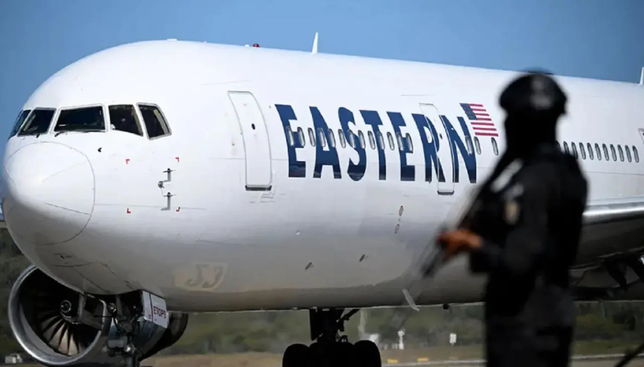 Venezuela recibe primer avión con migrantes deportados por EEUU desde la captura de Maduro