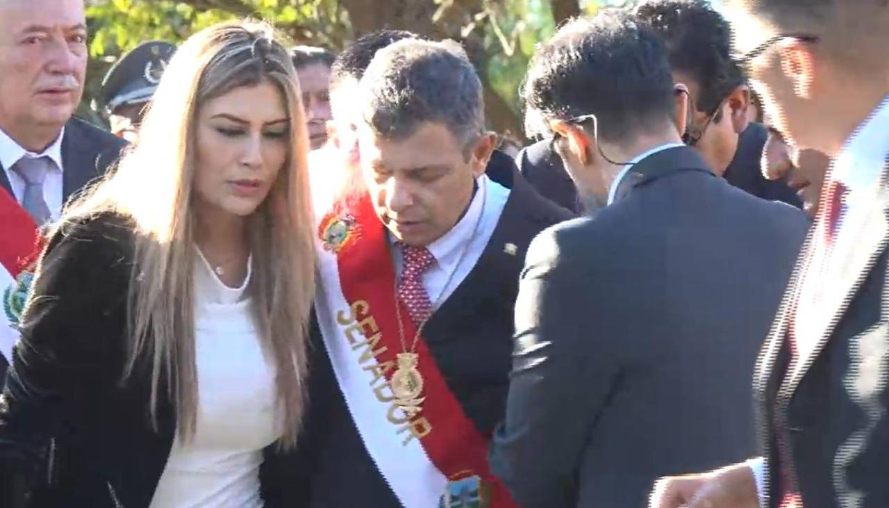 Evacúan al presidente del Senado tras sufrir descompensación en pleno acto por el aniversario de Tarija