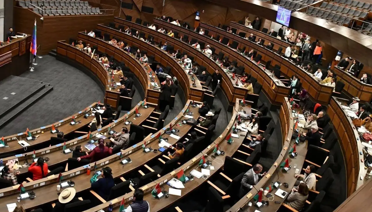 Suspenden por tercera vez la sesión de la ALP: Dos integrantes de la directiva pidieron licencia, según Choquehuanca