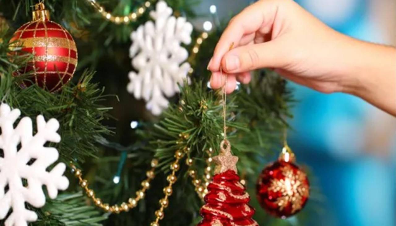 Vieron un tutorial de TikTok para hacer un árbol de Navidad y el resultado sorprendió