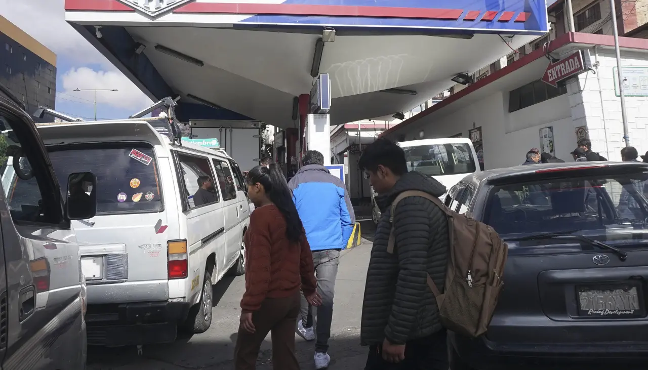 Posturas a favor y en contra marcan el panorama ante el nuevo precio de los combustibles