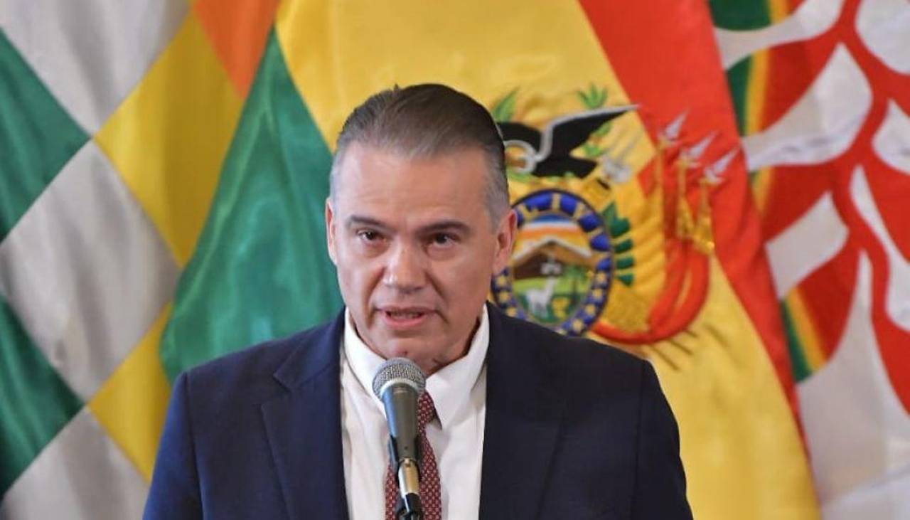“Bolivia no está sola, tenemos aliados”: Ministro anuncia respuesta “firme” del Estado ante escalada de violencia