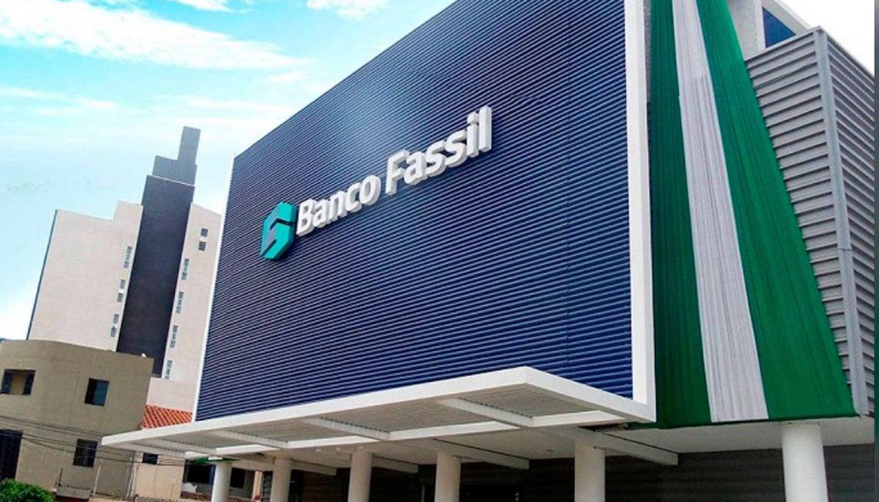 Expresidente del banco Fassil, Ricardo Mertens, sufrió un paro cardíaco y fue evacuado desde Palmasola a un centro médico, según su abogado