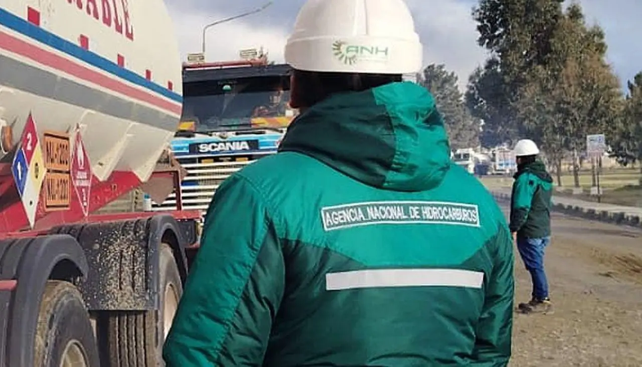 En medio de la intervención de la Fiscalía, la directora de la ANH revela que se desvinculó a más de 100 funcionarios