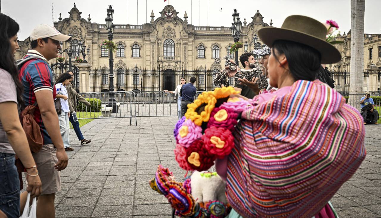 Gobierno transitorio de Perú pide respetar “voluntad popular” en elecciones de este domingo