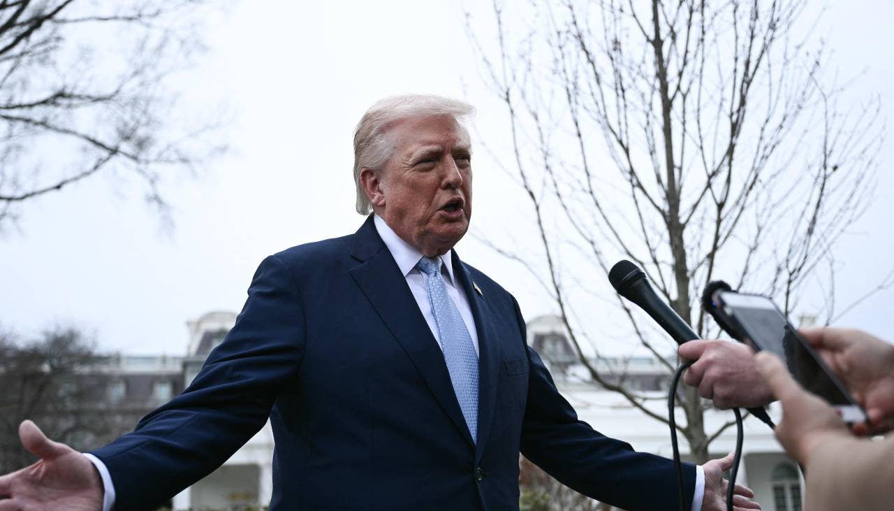 Trump da un ultimátum para abrir Ormuz mientras continúan los bombardeos en Irán e Israel