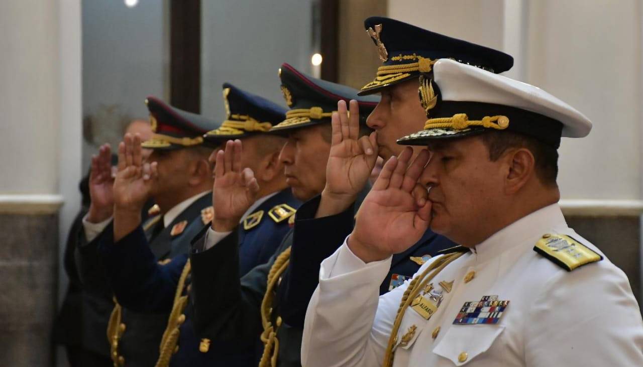 Rodrigo Paz toma juramento al nuevo Alto Mando Militar