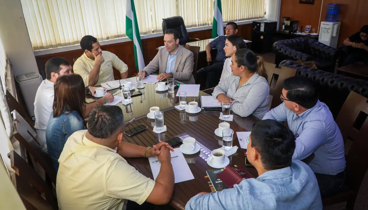 Cívicos sobre medidas de Arce: “Quiere tenernos encerrados” como en la pandemia y luego decir que no hay filas en surtidores