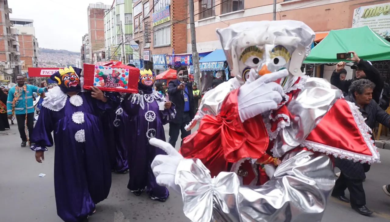 El pepino se despide del Carnaval del Bicentenario en La Paz hasta 2026