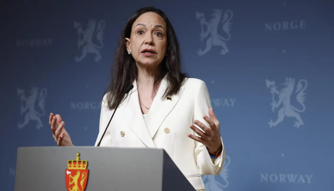 Machado en el Parlamento noruego dice que hará “todo lo posible para poder regresar” a Venezuela