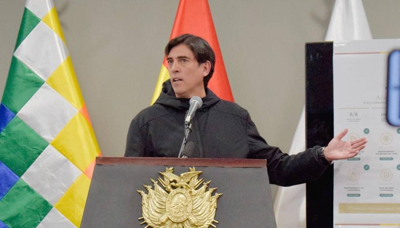 En medio del paro, el Gobierno vuelve a convocar a los choferes al diálogo; la cita está programada para las 13:00 