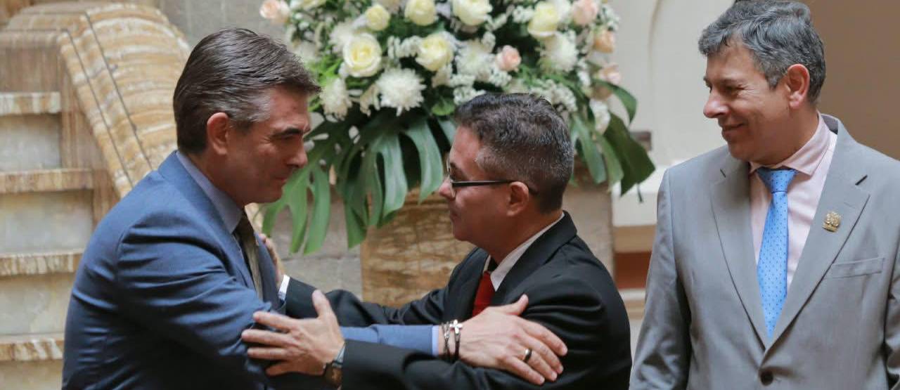 Paz pide al nuevo fiscal general garantizar la independencia del Ministerio Público y le plantea otros tres desafíos
