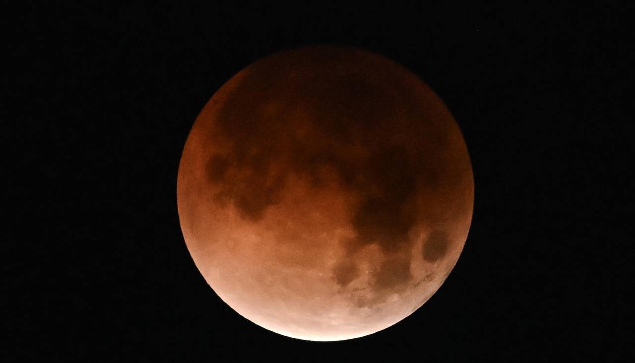¡No te lo pierdas! Sigue en vivo el eclipse lunar 