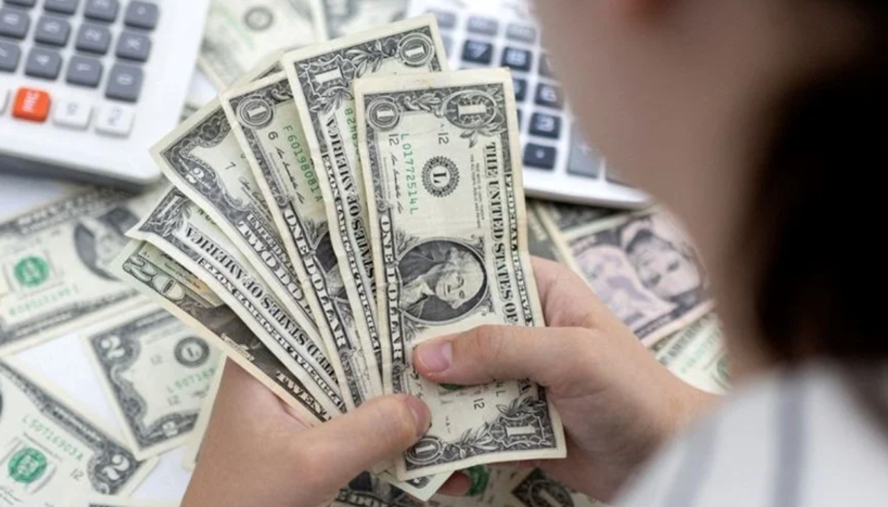 Dólar referencial se cotiza en Bs 10,25 para la venta este miércoles tras alcanzar su pico más alto