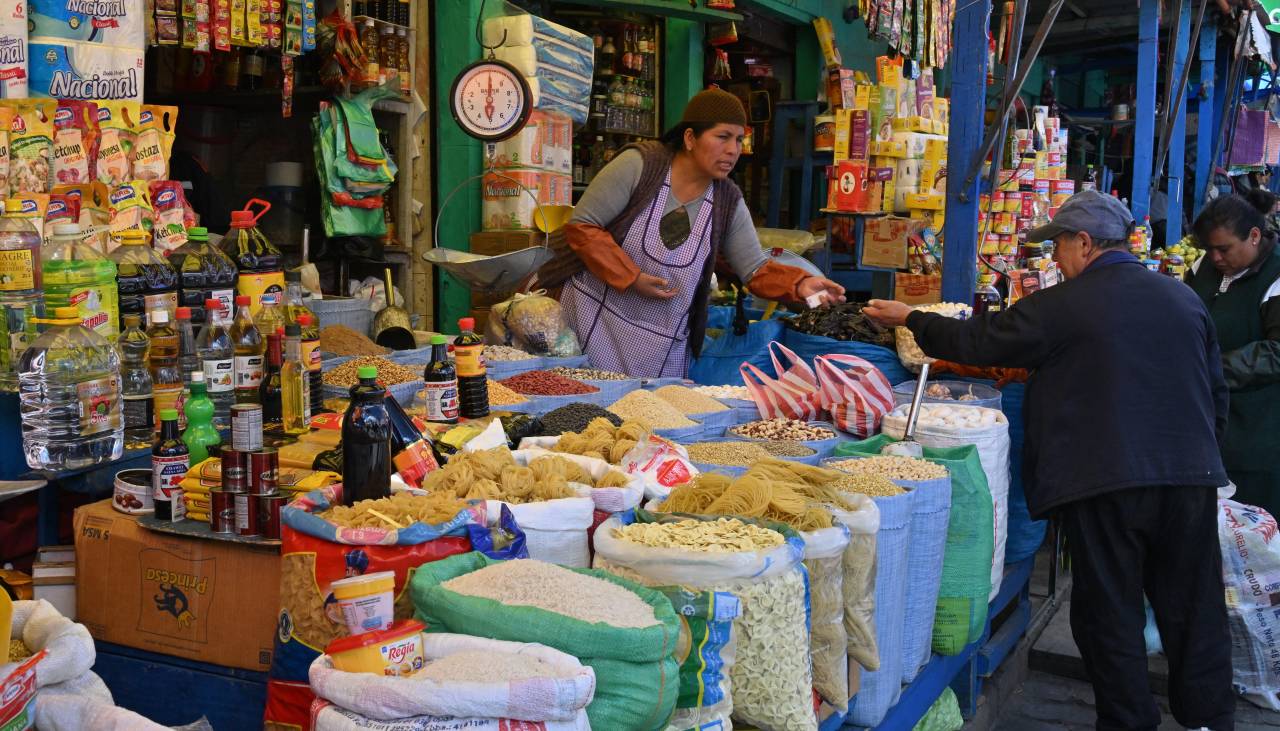 PGE: Gobierno proyecta un déficit fiscal del 9% y una inflación en torno al 14% para este año