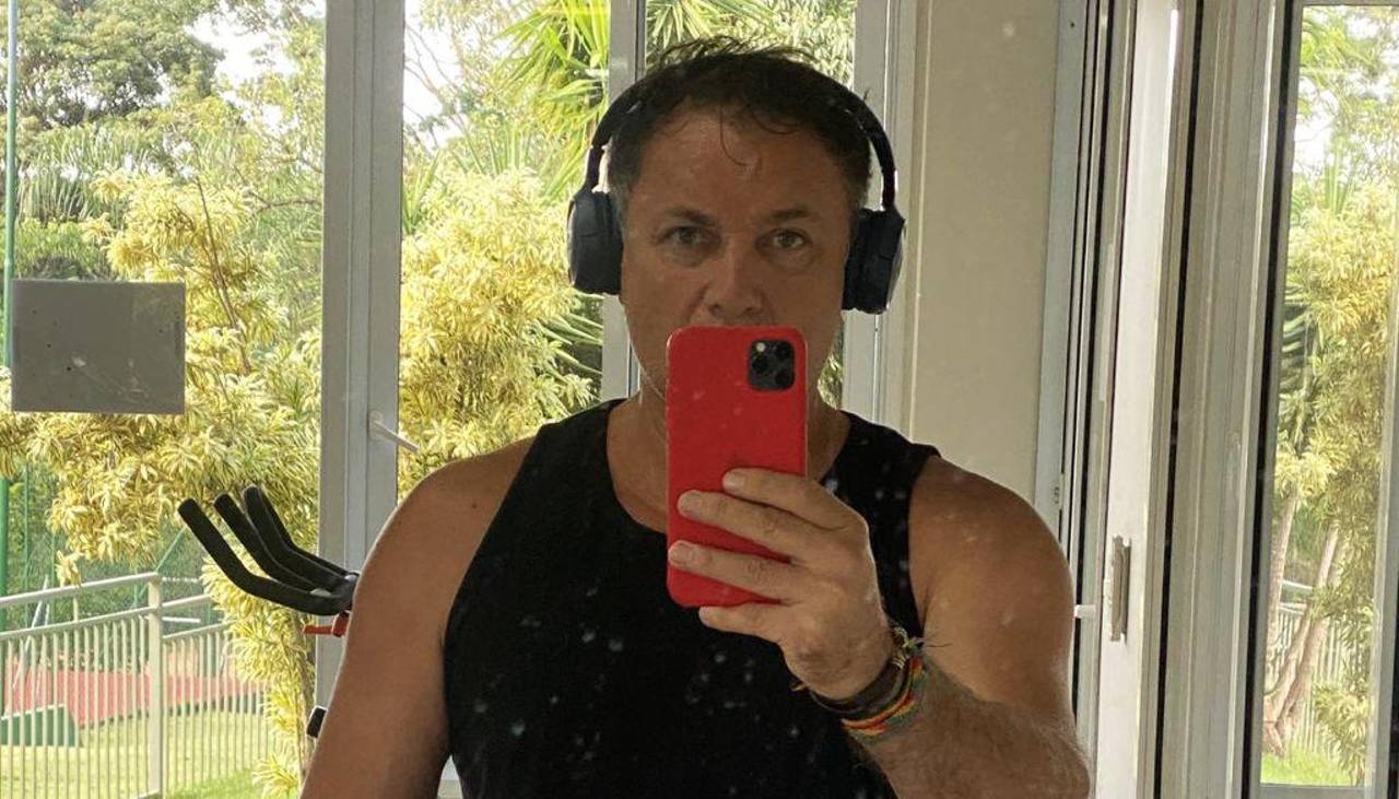 El exministro López reaparece y anuncia su retorno a Bolivia con un mensaje en sus redes