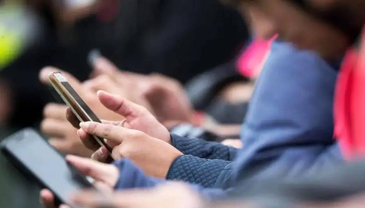 ¿Cuántos bolivianos tienen celular, internet y cable? Estos son los reveladores datos del Censo de 2024