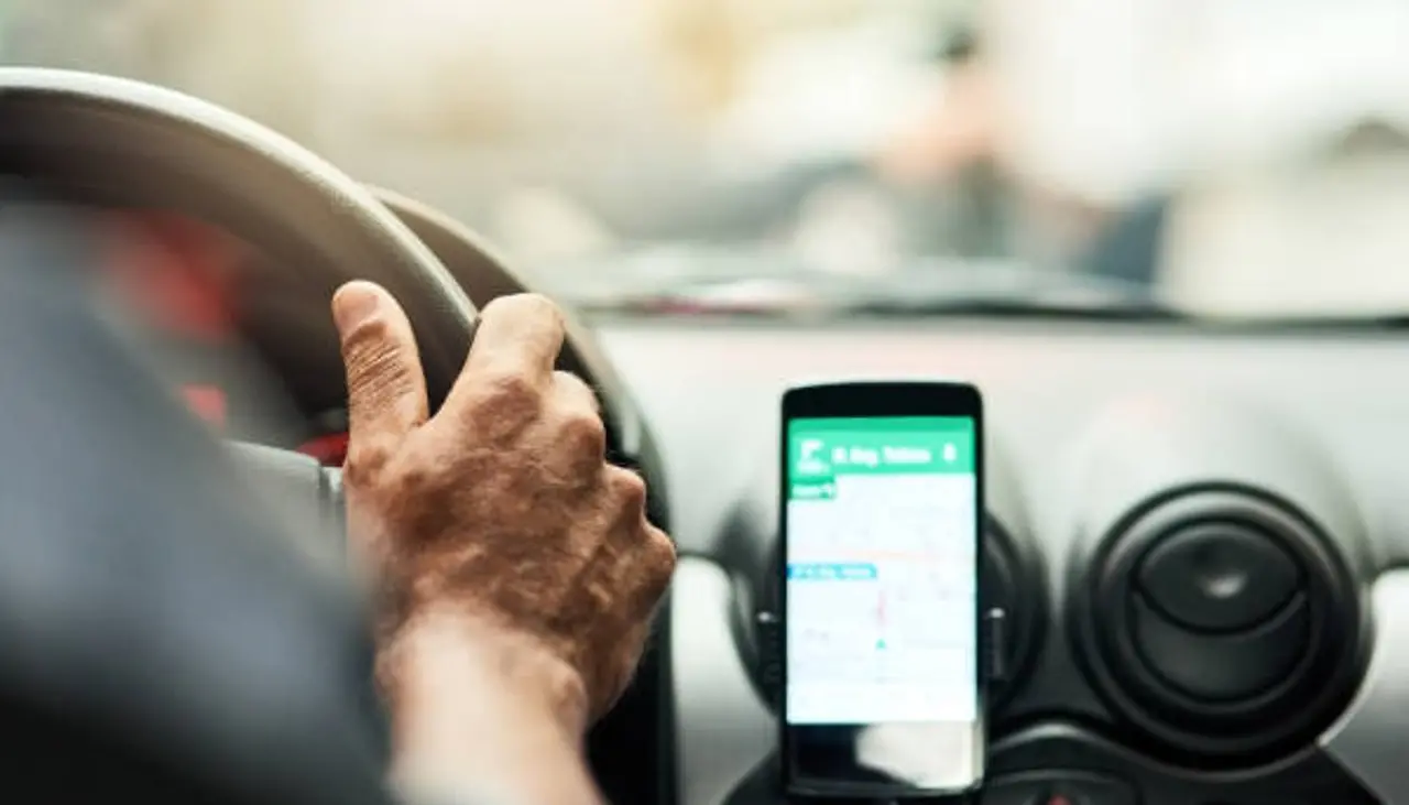 Falsos pasajeros encañonan, golpean y roban a taxista al que solicitaron por servicio de App