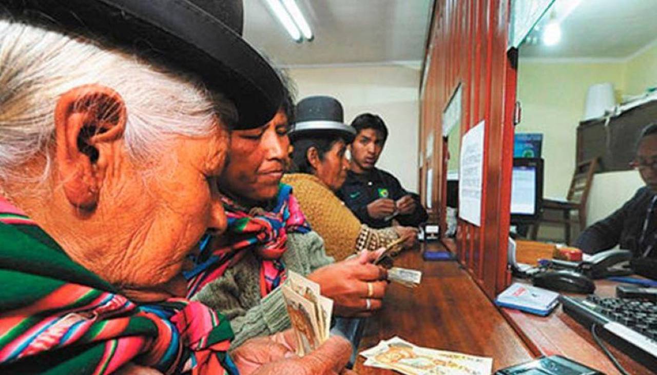 ¿Está en riesgo el pago de la Renta Dignidad de Bs 500? El Gobierno da una contundente respuesta 