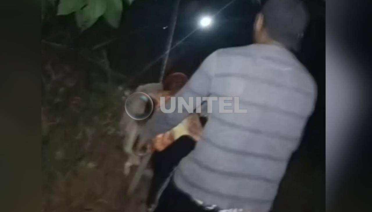 Vecinos hallan caminando sola a una adulta mayor en medio del monte en la noche