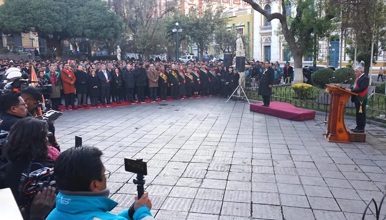 Con la iza de la bandera en Plaza Murillo, La Paz abre las Fiestas Julias por su gesta libertaria con esperanza de mejores días