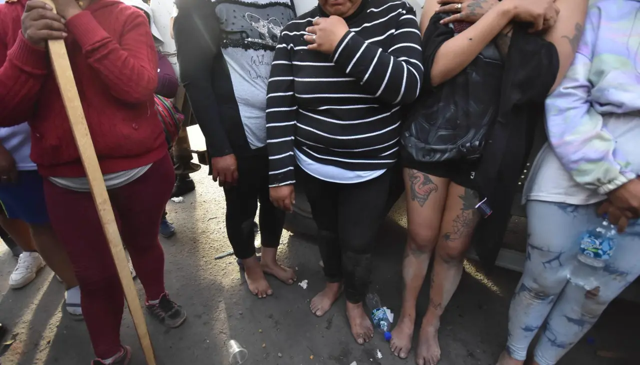 Una madre desesperada fue a Colcapirhua por su hija, una de las mujeres golpeadas en el conflicto por la basura