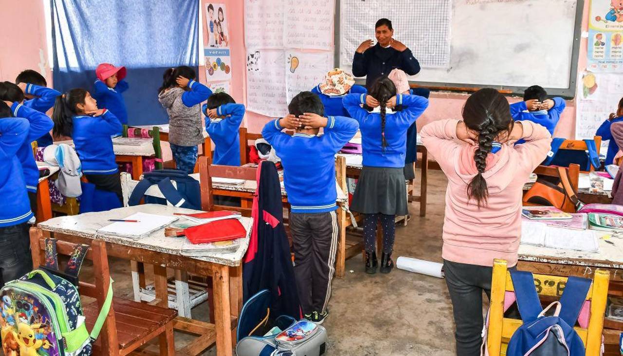Este lunes comienza las clases “sin celulares”; Paz inaugurará la gestión escolar en Copacabana 