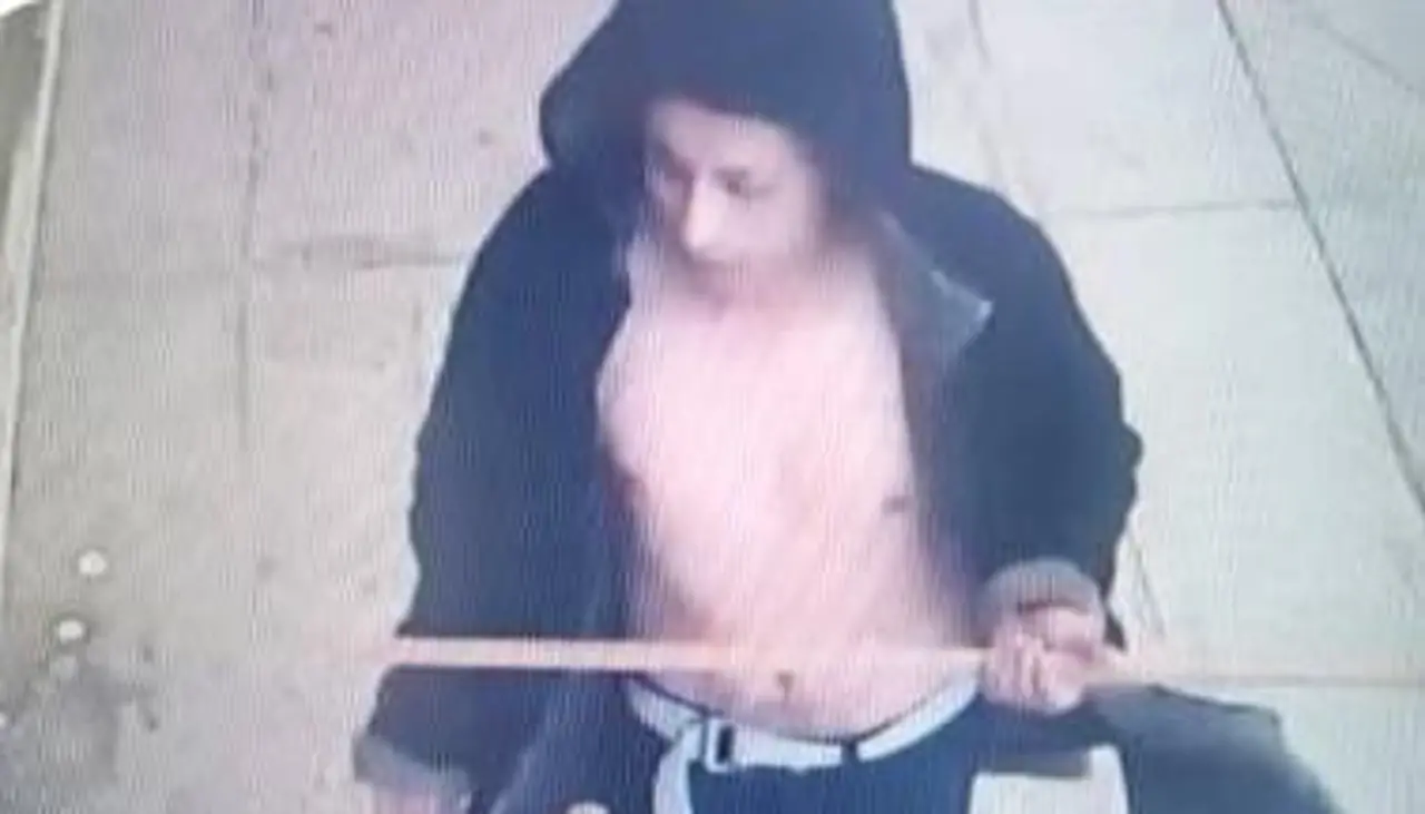 La golpeó y cuando estaba inconsciente la asfixió: El sindicado negó el crimen, pero un video lo delató