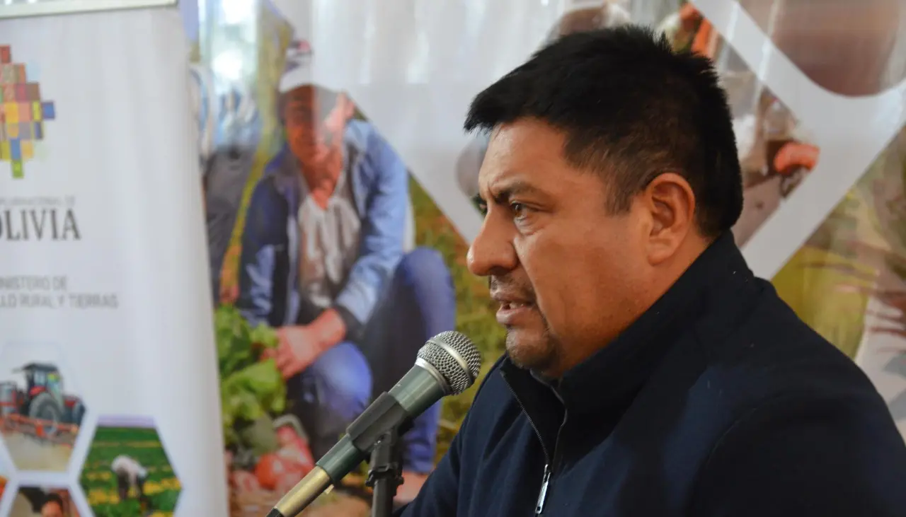 La CPE limita la biotecnología, por lo que se necesita una ley para su “uso responsable”, dice ministro Flores